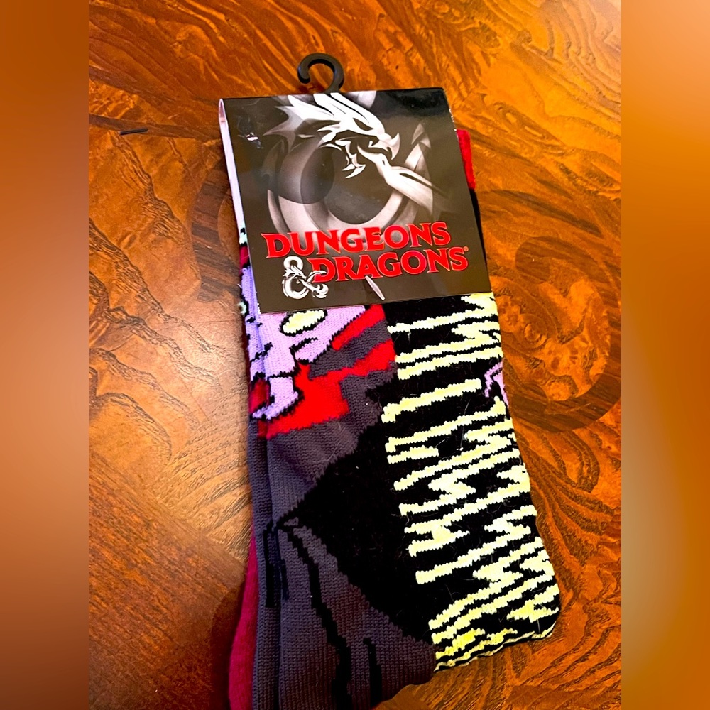 Dungeon and Dragons socks! New osfm mens.